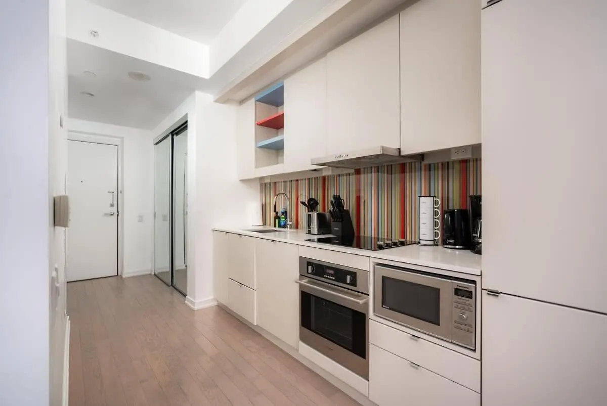 Sunset Views In Chic Condo By Cn Tower Toronto Canada