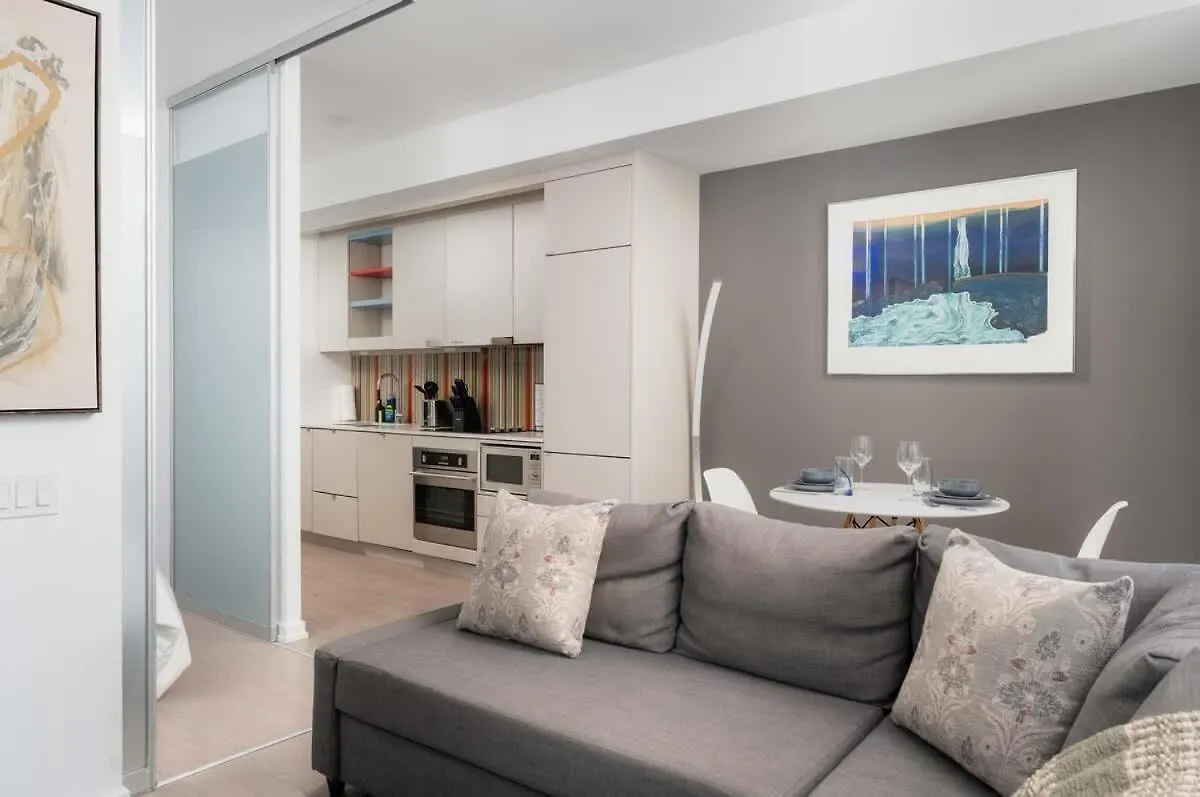 Apartment Sunset Views In Chic Condo By Cn Tower Toronto